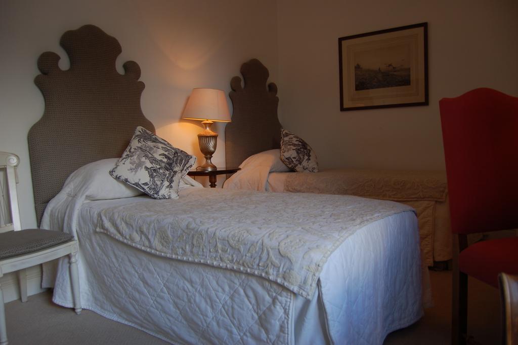 The Royal Hotel Comrie Room photo