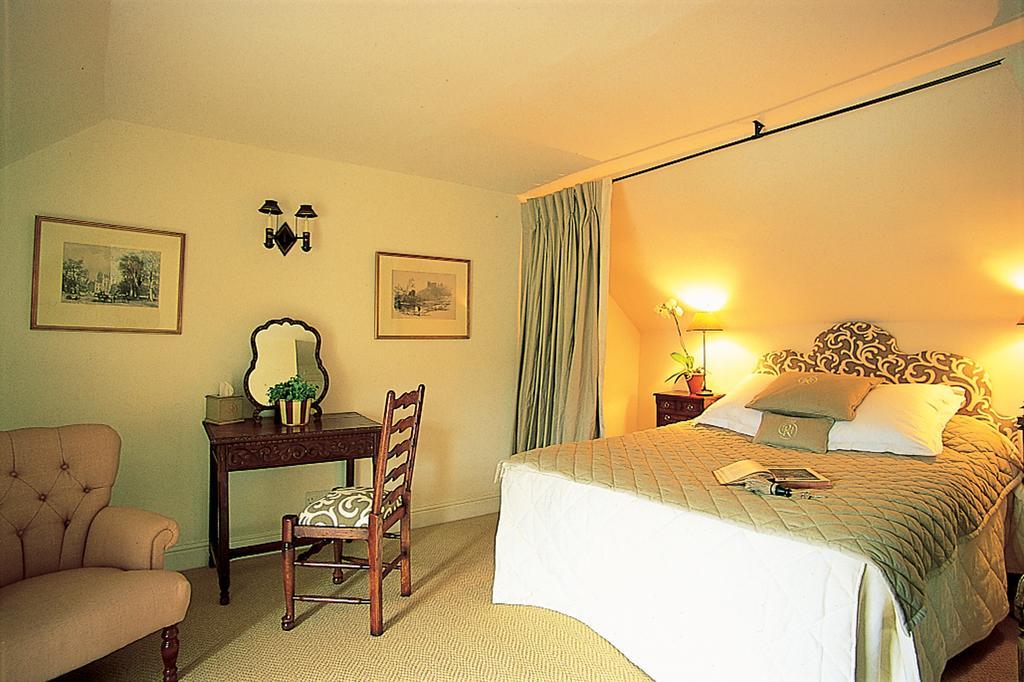 The Royal Hotel Comrie Room photo